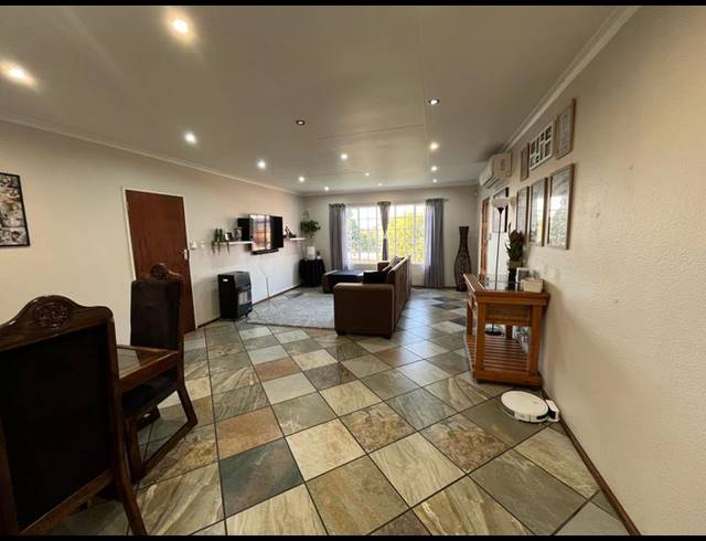 3 BEDROOM PROPERTY TO RENT IN AMAROSA